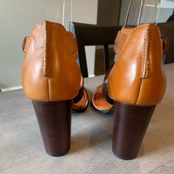 NWOT Rebecca Minkoff leather sandals. Tan, black and brown. Size 7.5 - Picture 5 of 12